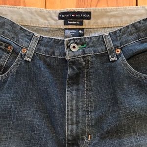 Tommy Hilfiger jeans.